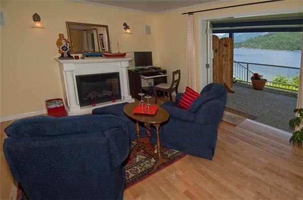 At The Shore Bed And Breakfast Sechelt Bagian luar foto