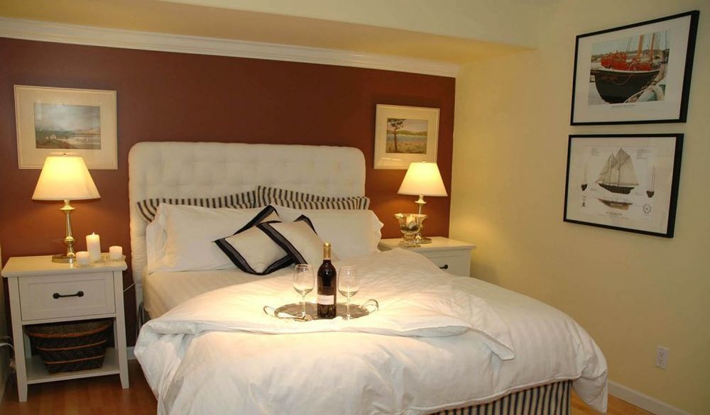 At The Shore Bed And Breakfast Sechelt Bagian luar foto
