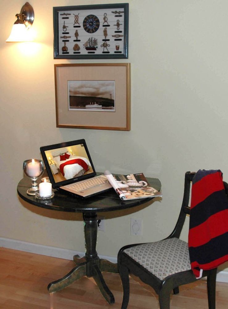At The Shore Bed And Breakfast Sechelt Bagian luar foto