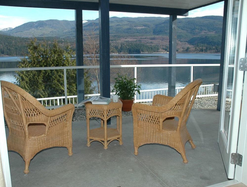 At The Shore Bed And Breakfast Sechelt Bagian luar foto